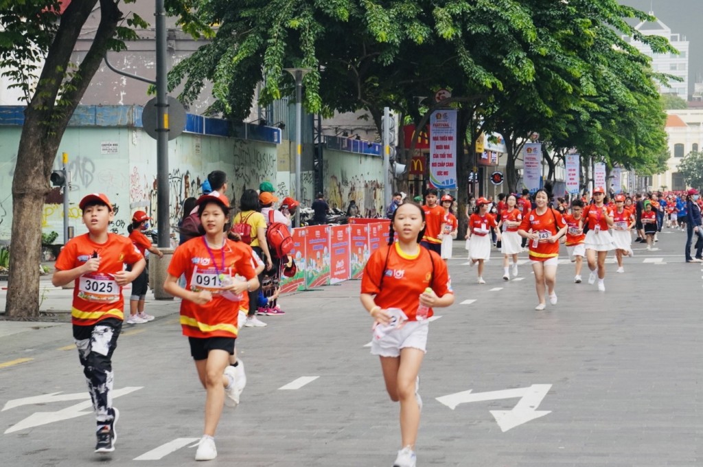 Giải chạy bộ gây quỹ từ thiện