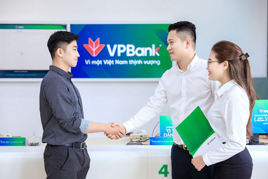 Trúng ngay ô tô Mercedes khi tham gia tiệc sinh nhật 29 tuổi của VPBank