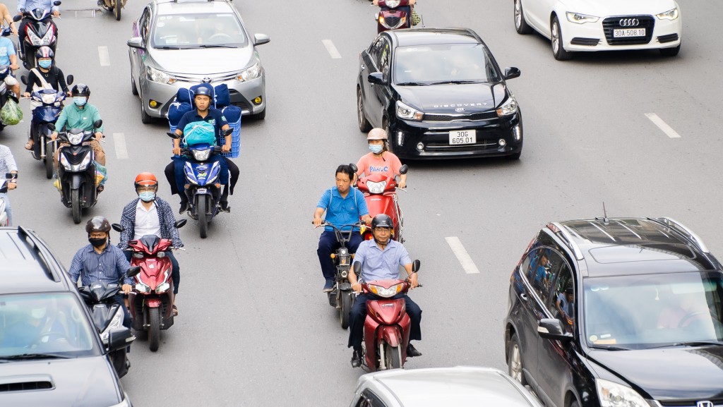 Giao thông đường Nguyễn Trãi vẫn hỗn loạn sau 3 ngày thí điểm tách làn