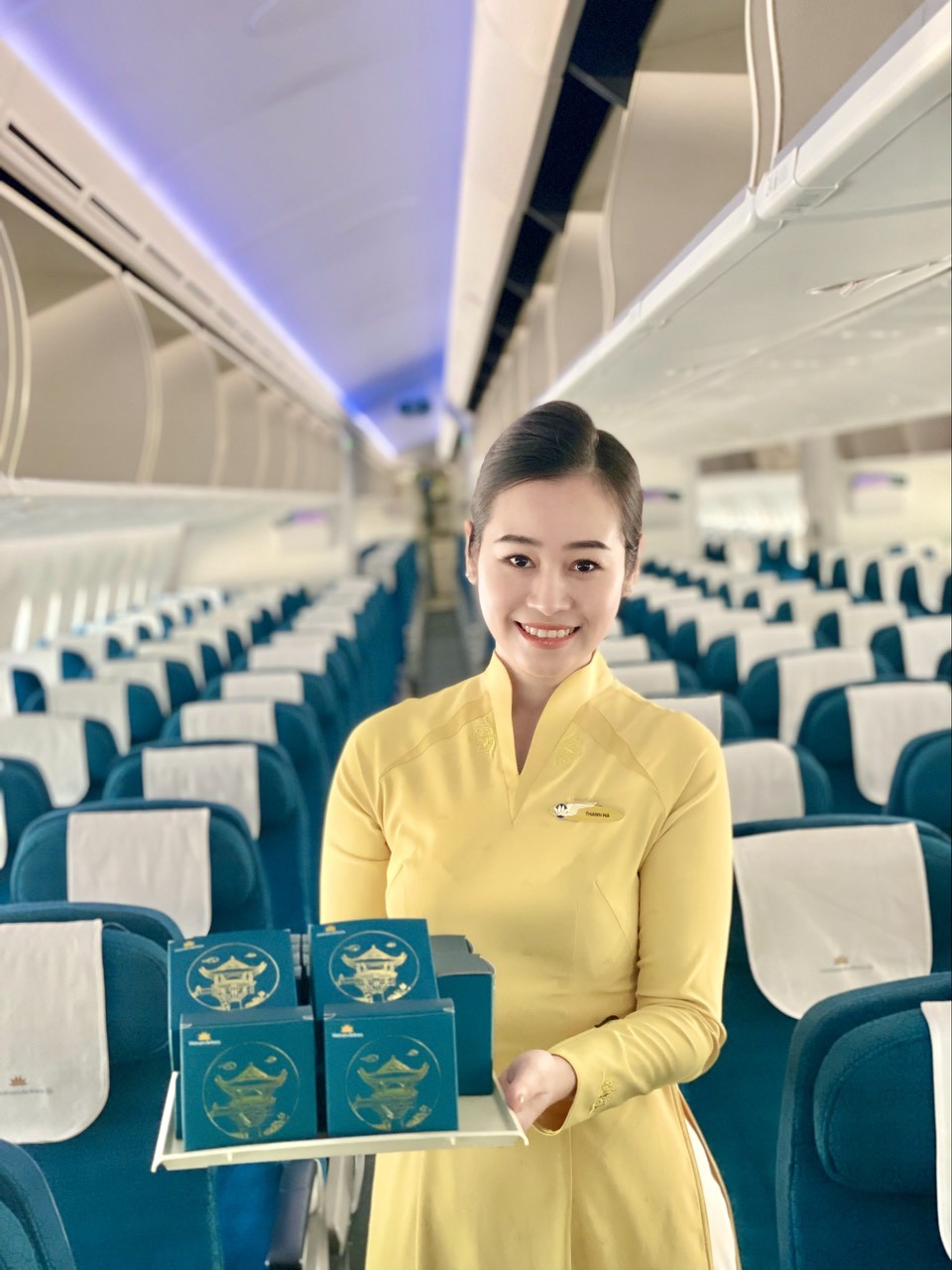 Hành khách Vietnam Airlines bất ngờ nhận niềm vui Trung Thu sớm