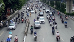 Phân làn đường Nguyễn Trãi (Hà Nội): Nhiều xe máy vẫn "vô tư" đi sai làn