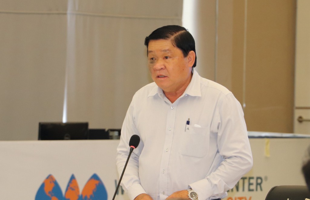 Ông Nguyễn Tầm Dương - Chánh văn phòng UBND tỉnh Bình Dương phát biểu kết luận buổi họp báo