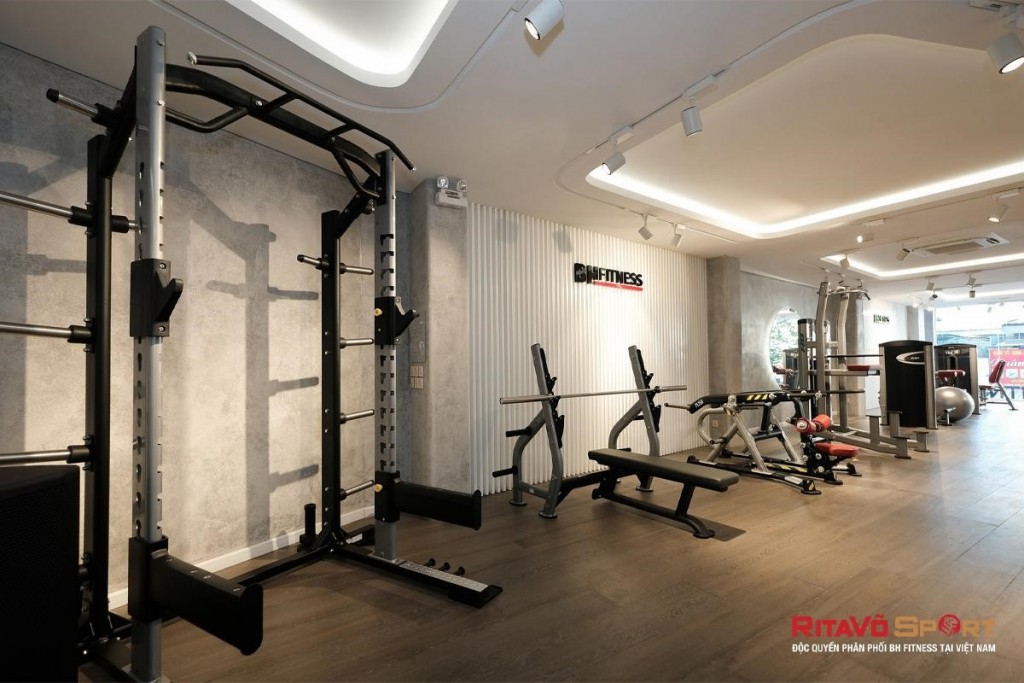 Sở hữu phòng gym tại gia với giàn tạ đa năng tại nhà Rita Võ Sport