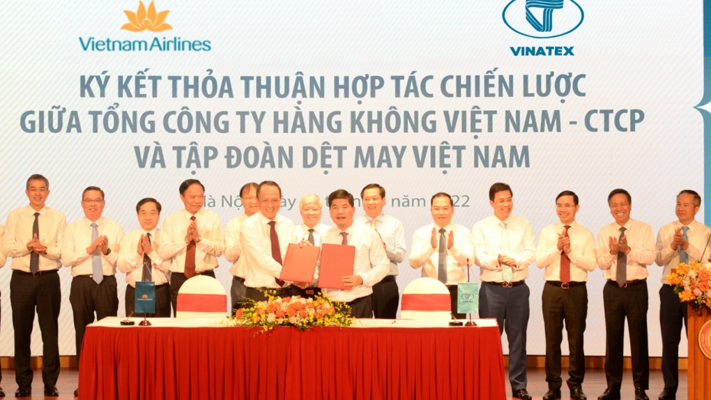 Vietnam Airlines và Vinatex hợp tác đẩy mạnh “Người Việt Nam ưu tiên dùng hàng Việt Nam”