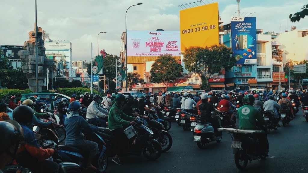 Nhiều màn hình LED ấn tượng mang những lời cầu hôn ngọt ngào từ chiến dịch đến với đông đảo công chúng