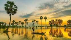 Nhà thơ Nguyễn Hồng Vinh “vấn vương sông nước”