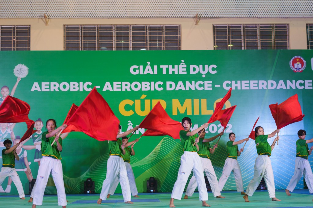 Giải thể dục Aerobic – Aerobic Dance – Cheer Dance – Cúp Nestlé MILO lần V năm 2022 đã chính thức khai mạc vào sáng ngày 13_8 tại Nhà thi đấu Rạch Miễu