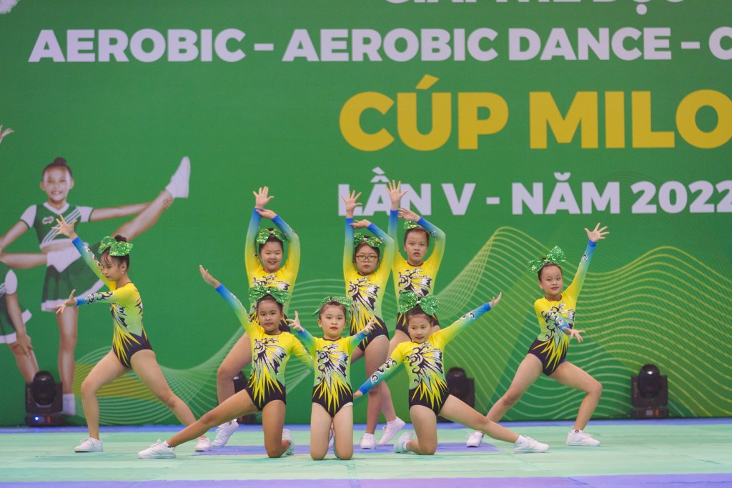 Aerobic giúp trẻ cải thiện vóc dáng và sự dẻo dai cho cơ thể, đồng thời duy trì năng lượng bền bỉ để vượt qua chính mình trong tập luyện thi đấu