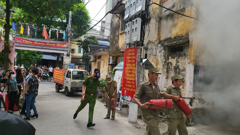 Sẵn sàng phương án xử lý các tình huống cháy nổ ở khu tập thể cũ