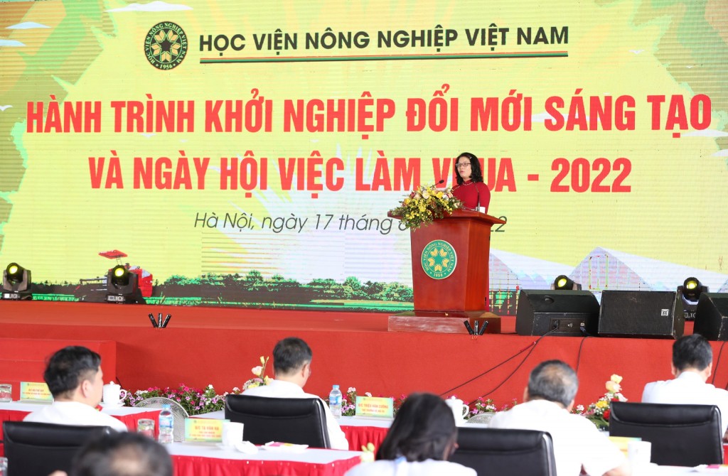 GS. TS. Nguyễn Thị Lan, Giám đốc Học viện Nông nghiệp Việt Nam phát biểu tại chương trình