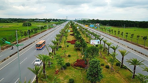 Rà soát, điều chuyển các tuyến quốc lộ không có trong quy hoạch thành đường địa phương