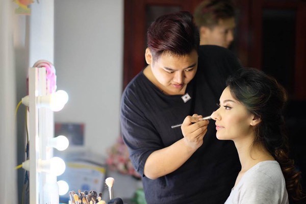 Makeup artist Cao Tuấn Đạt không quan tâm định kiến, chỉ cần biết mình tạo ra giá trị gì