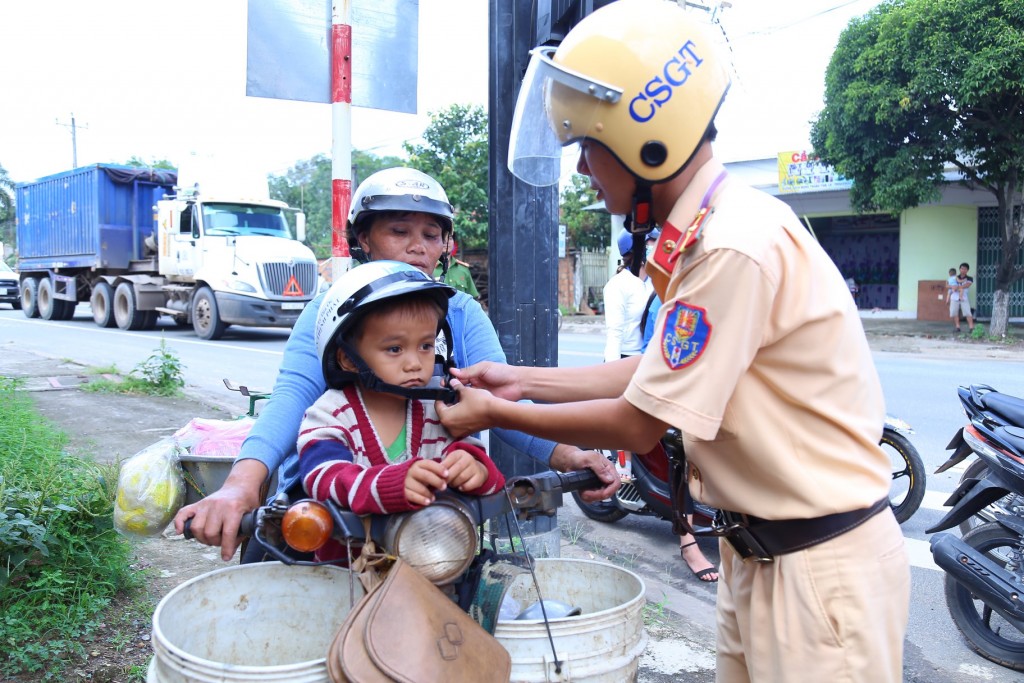 Bài 2: Xây dựng hình ảnh chiến sĩ Công an trẻ trong thời kỳ mới