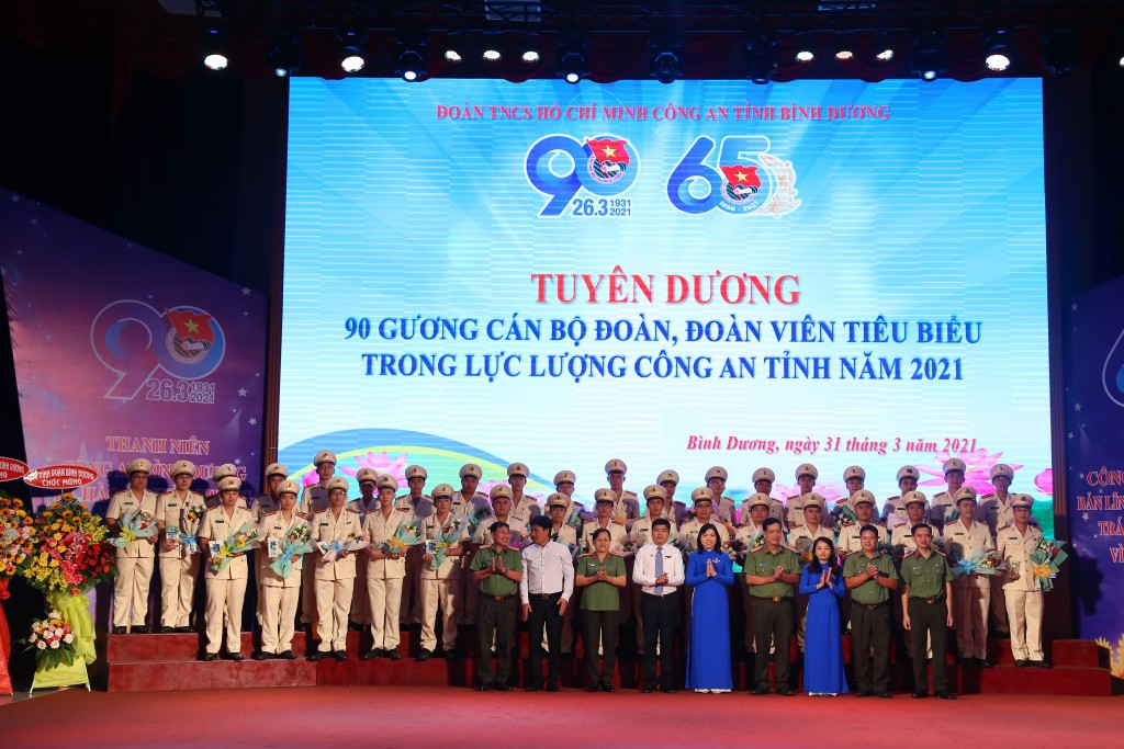 Tuyên dương 90 gương cán bộ, đoàn viên tiêu biểu trong lực lương Công an tỉnh nhân dịp kỷ niệm 90 năm thành lập Đoàn TNCS Hồ Chí Minh