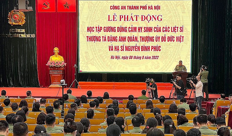 Công an thành phố Hà Nội phát động học tập tấm gương hy sinh của 3 liệt sĩ