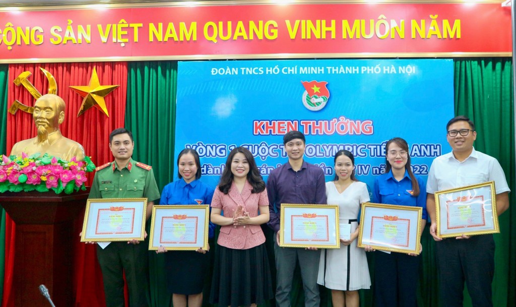 Cán bộ trẻ Thủ đô đạt nhiều thành tích cao trong Vòng 1 cuộc thi Olympic Tiếng Anh 2022