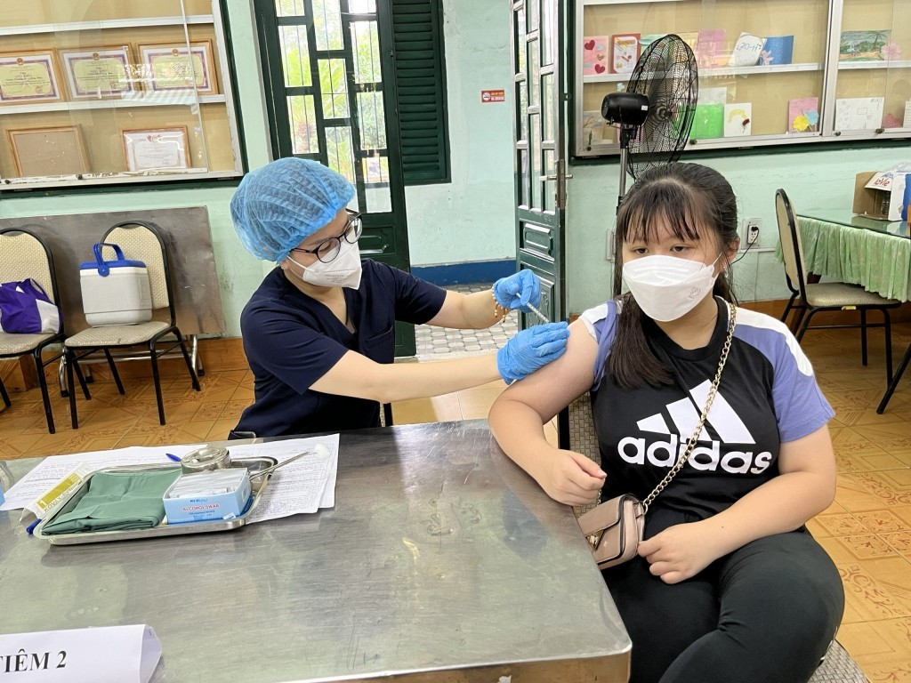 TP Hồ Chí Minh: Nhiều phụ huynh còn lo sợ việc tiêm vaccine phòng COVID-19 cho con