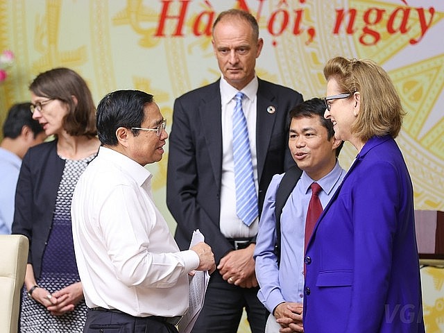 Thủ tướng trao đổi với đại diện các tổ chức quốc tế tại Hội nghị - Ảnh: VGP/Nhật Bắc Thủ tướng trao đổi với đại diện các tổ chức quốc tế tại Hội nghị - Ảnh: VGP/Nhật Bắc