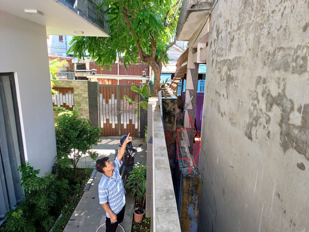 Đà Nẵng: Thông tin mới vụ hàng xóm thân thiết kéo nhau ra tòa vì 1,6m2 đất tường rào
