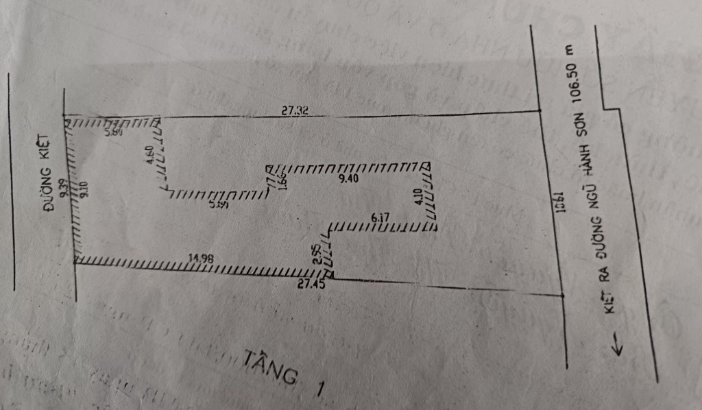 Đà Nẵng: Hàng xóm thân thiết kéo nhau ra tòa vì... 1,6m2 đất?