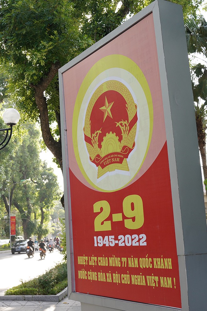 Hà Nội từ ngõ nhỏ đến phố lớn, nhà nhà tưng bừng chào mừng ngày Quốc khánh