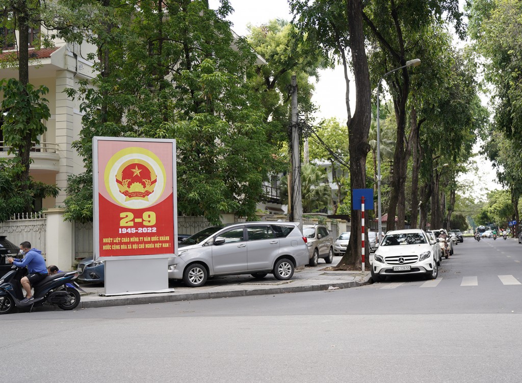 Hà Nội từ ngõ nhỏ đến phố lớn, nhà nhà tưng bừng chào mừng ngày Quốc khánh