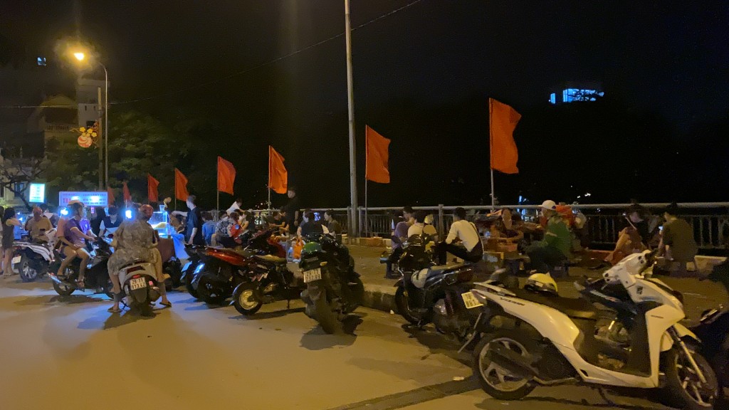 Tái diễn nghiêm trọng tình trạng hàng quán lấn chiếm vỉa hè, lòng lề đường