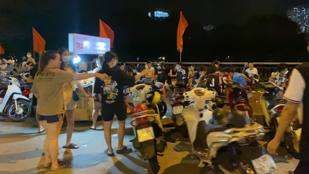 Tái diễn nghiêm trọng tình trạng hàng quán lấn chiếm vỉa hè, lòng lề đường