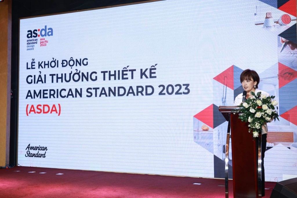 Đại diện thương hiệu American Standard, bà Toshie Takahashi, Giám đốc Marketing Công ty LIXIL Việt Nam, phát biểu tại sự kiện