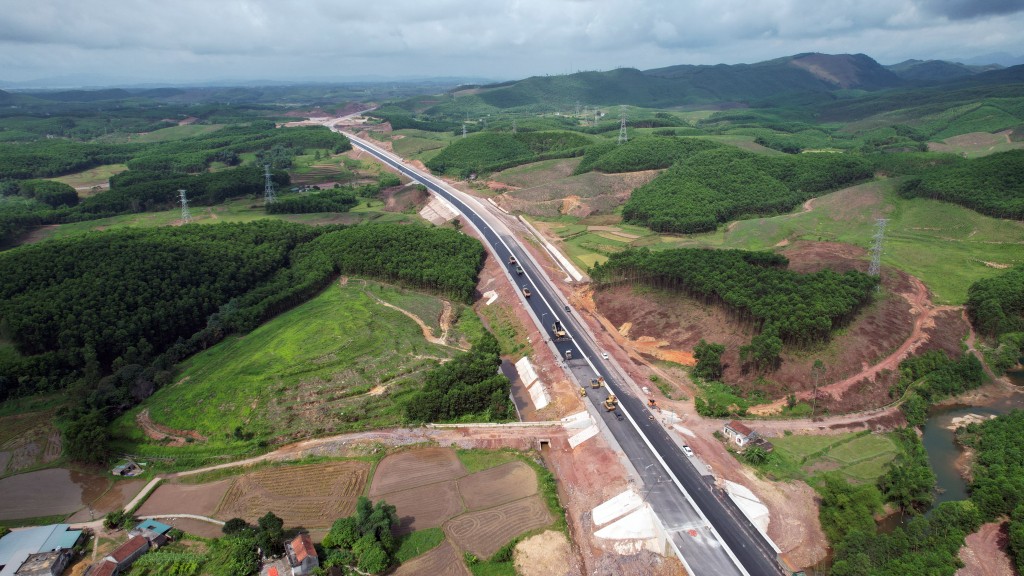 Trạm dừng nghỉ được đặt tại vị trí trước cầu Vân Tiên thuộc xã Đài Xuyên, huyện Vân Đồn.