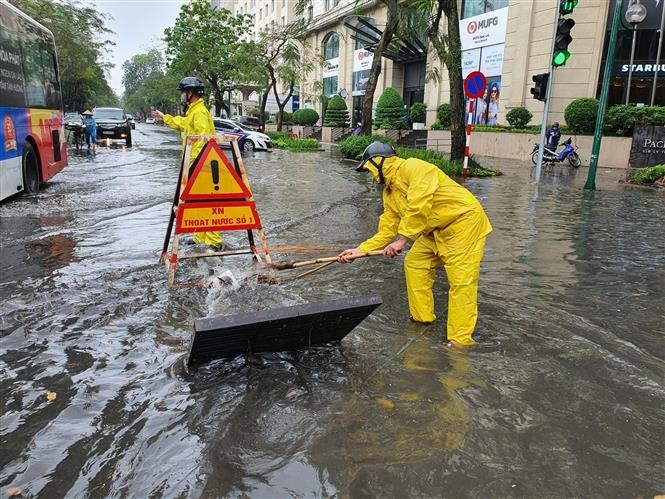 Đảm bảo nước sạch, vệ sinh môi trường trong mùa mưa lũ - Tin tức sự kiện - Cổng thông tin điện tử Sở y tế Hà Nội