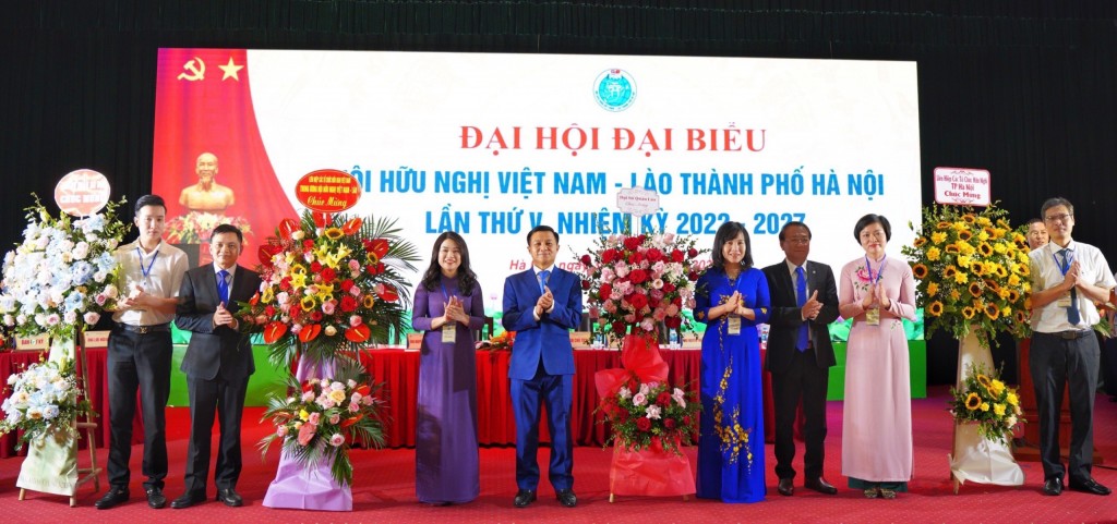 Đại diện lãnh đạo