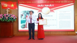 Cô giáo Nguyễn Thị Minh Thu giành giải Nhất cuộc thi giới thiệu sách về Bác Hồ