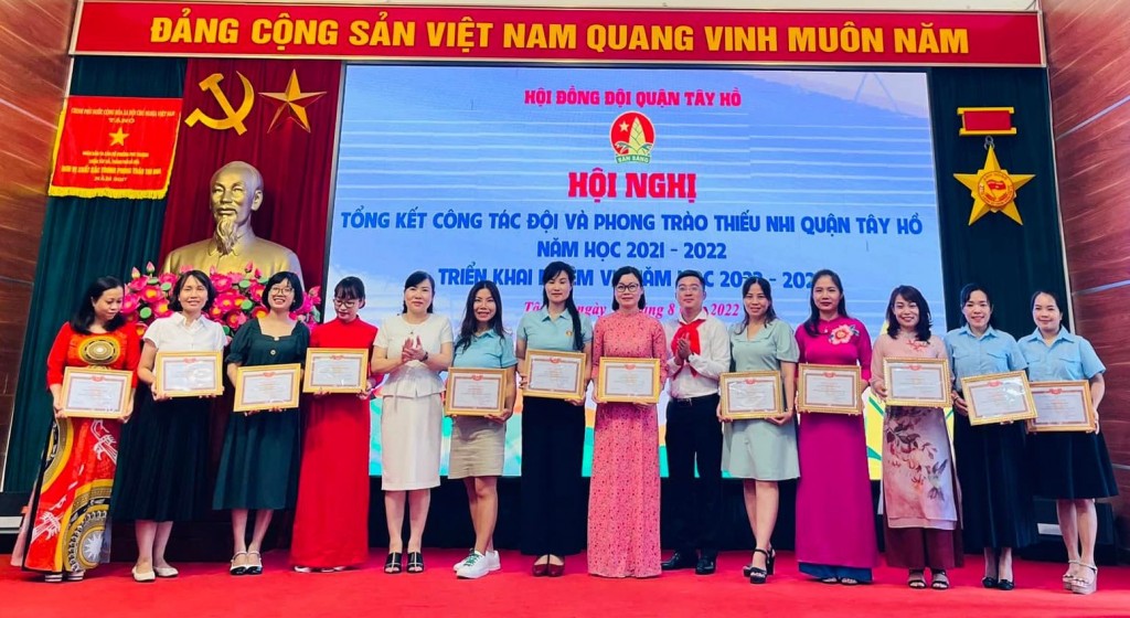 đồng chí Bùi Mạnh Hướng - Ủy viên Ban Thường vụ, Trưởng Ban Công tác thiếu nhi Thành đoàn, Phó Chủ tịch Thường trực Hội đồng Đội thành phố