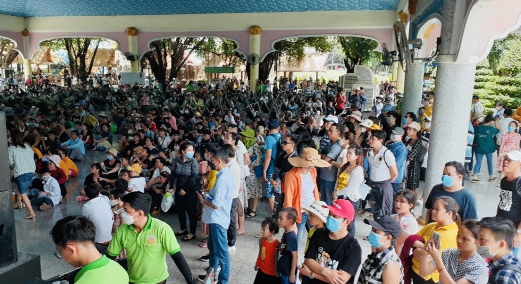 Các điểm vui chơi tại TP Hồ Chí Minh luôn trong tình trạng đông khách trong dịp nghỉ lễ Quốc khánh năm nay