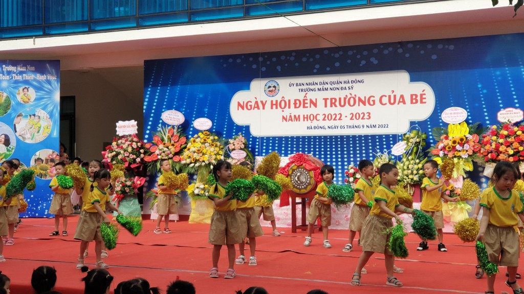 Những hình ảnh đẹp trong “Ngày hội đến trường” của học sinh Thủ đô