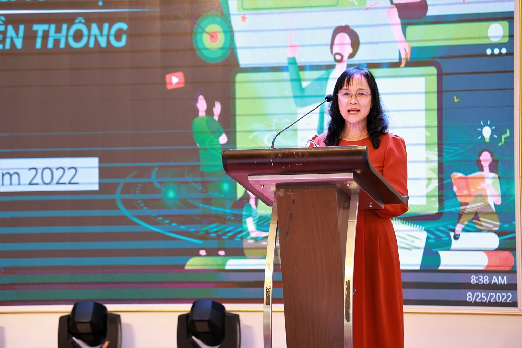 Bà Nguyễn Thị Minh Tâm – Giám đốc chi nhánh Vinamilk Hà Nội chia sẻ tại buổi khai giảng khóa tập huấn Bà Nguyễn Thị Minh Tâm – Giám đốc chi nhánh Vinamilk Hà Nội chia sẻ tại buổi khai giảng khóa tập huấn
