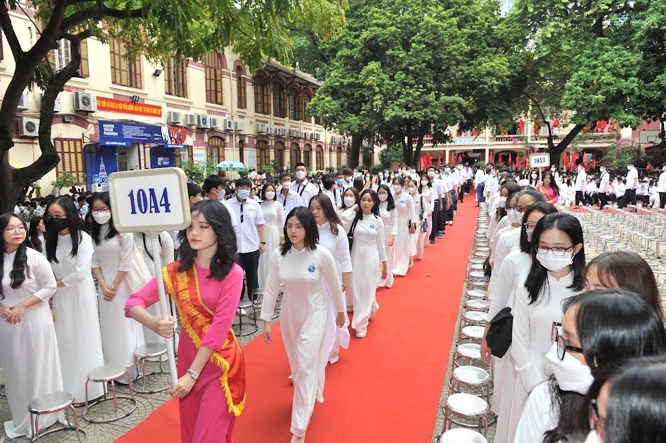 Trường THPT Trần Phú - Hoàn Kiếm vững vàng, tự tin bước vào năm học mới