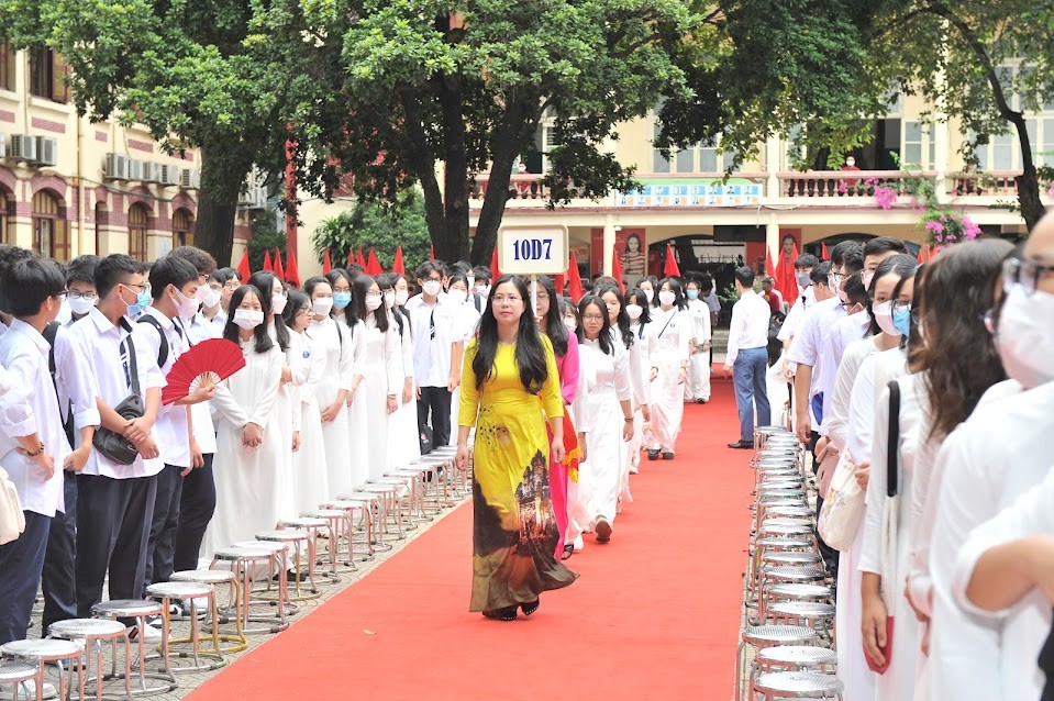 Trường THPT Trần Phú - Hoàn Kiếm vững vàng, tự tin bước vào năm học mới