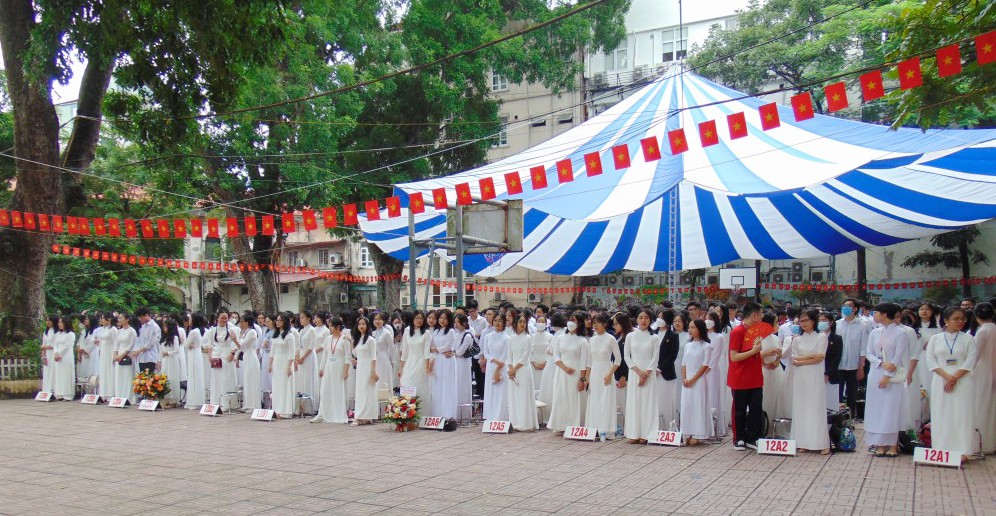 Thầy và trò trường THPT Việt Đức đón chào năm học mới đầy cảm xúc