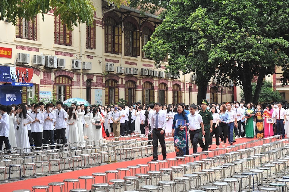 Trường THPT Trần Phú - Hoàn Kiếm vững vàng, tự tin bước vào năm học mới