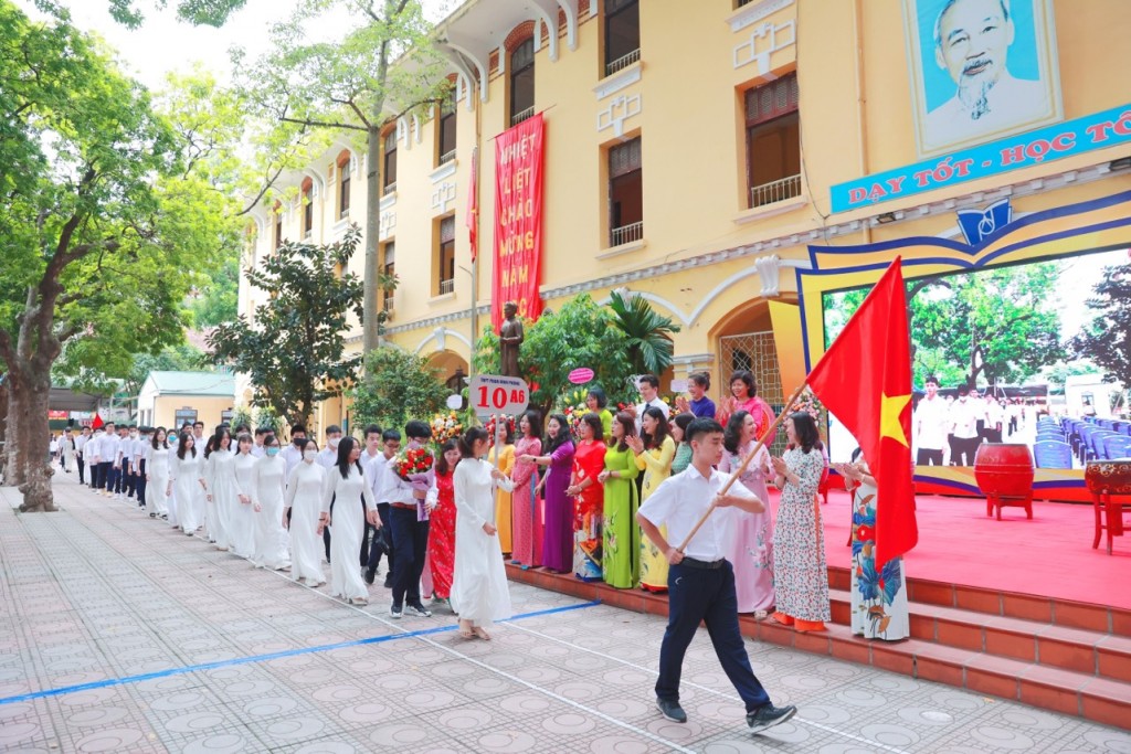 Thầy và trò trường Phan Đình Phùng rộn ràng khai giảng năm học mới