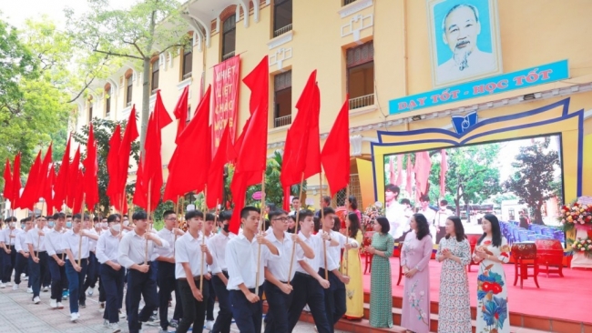 Thầy và trò trường Phan Đình Phùng rộn ràng khai giảng năm học mới