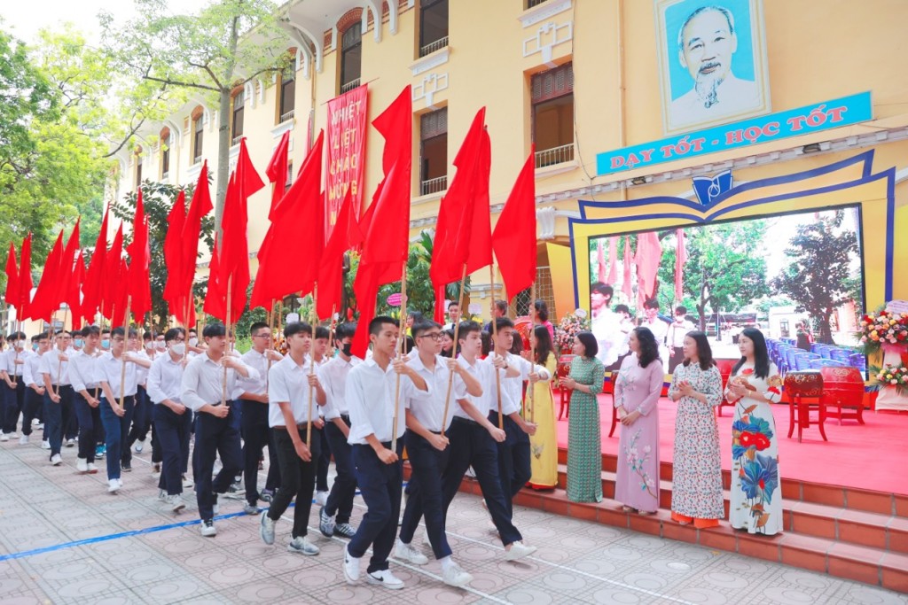 Thầy và trò trường Phan Đình Phùng rộn ràng khai giảng năm học mới