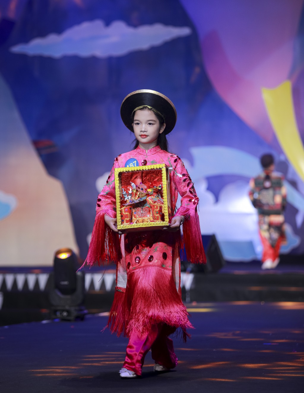 Gương mặt đẹp nhất Đỗ Hiểu Khanh