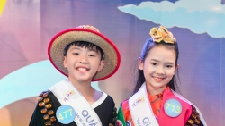 Nguyễn Gia Bảo và Nguyễn Trí Nam Kha giành ngôi Quán quân Đại sứ Áo dài Trẻ em Việt Nam