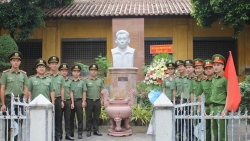 Đoàn Thanh niên Công an TPHCM dâng hương, dâng hoa tưởng niệm Tổng Bí thư Trần Phú