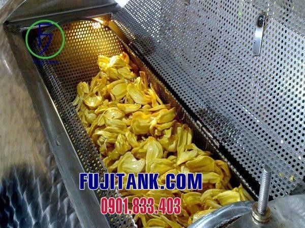 Máy chiên chân không được sử dụng sấy giòn trái cây như thế nào?