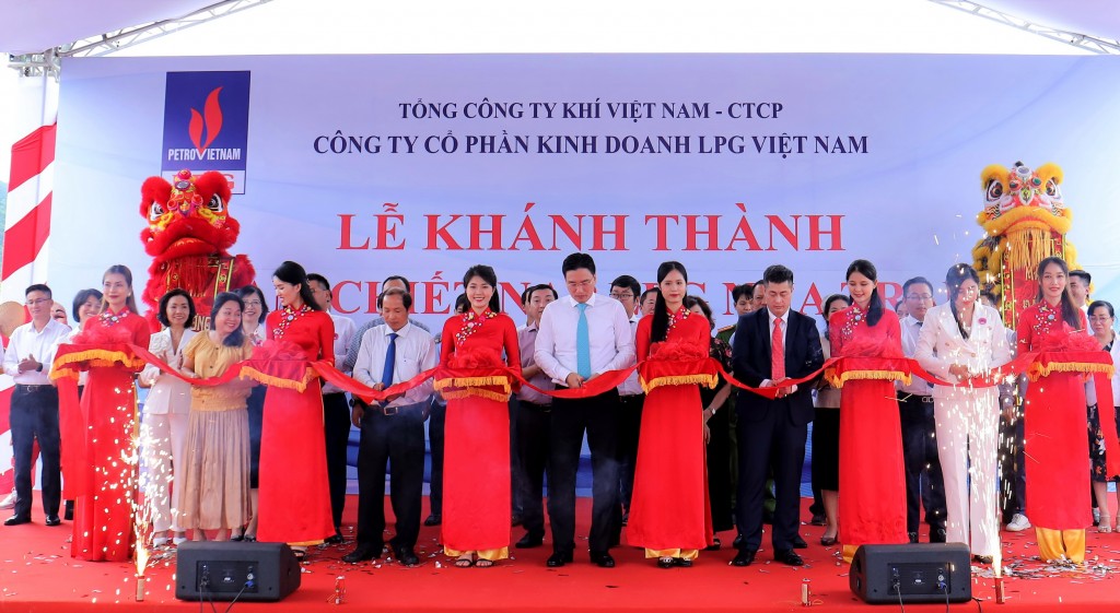  Nghi thức cắt băng khánh thành, đưa vào hoạt động Trạm chiết nạp LPG Nha Trang