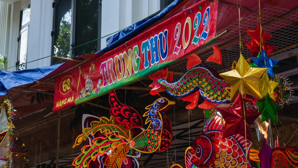 Phố Hàng Mã nhộn nhịp giới trẻ tới check-in Phố Hàng Mã nhộn nhịp giới trẻ tới check-in